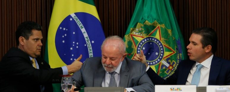 Congresso aprova LDO com pagamento de R$ 13 bilhões em emendas até as eleições. Lula diz que deputados e senadores sequestram 50% do orçamento do Governo