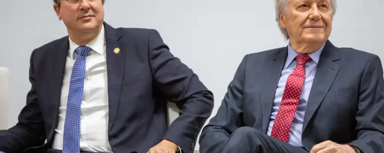 Lewandowski confirma saída do Ministério da Justiça. Camilo Santana é cotado para o cargo, mas diz que permanecerá à frente da Educação