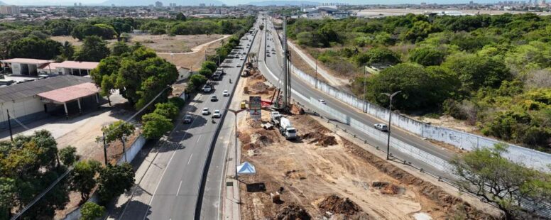 Secretaria de Infraestrutura do Ceará inicia interdição parcial na avenida Carlos Jereissati para obras do VLT Aeroporto/Castelão em Fortaleza