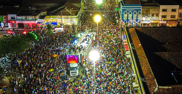 Aracati e Aquiraz apostam em grandes atrações para movimentar Carnaval 2026