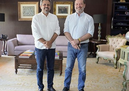 Após críticas de Ivo Gomes, Elmano de Freitas propõe diálogo para resolver insatisfação sobre aproximação com grupo do atual prefeito de Sobral