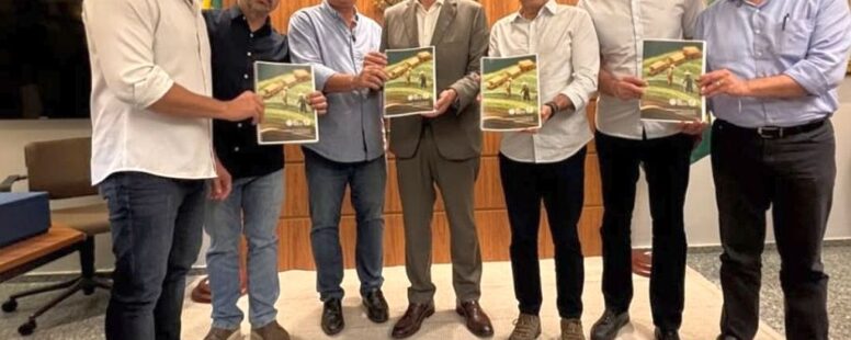 Faec entrega proposta de modernização do agronegócio cearense ao presidente da Assembleia Legislativa do Ceará, Romeu Aldigueri