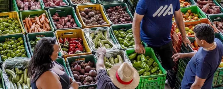 Inflação dos alimentos no País desacelera em 2025 e Governo Federal prepara reajuste do Piso do Magistério