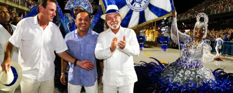 Lula prestigia desfile da Acadêmicos de Niterói na Marquês de Sapucaí e celebra também passagens pelo Carnaval de Recife e Salvador