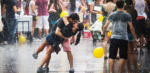 Festas do Carnaval 2026 nesta sexta-feira devem começar com chuva em vários municípios do Ceará