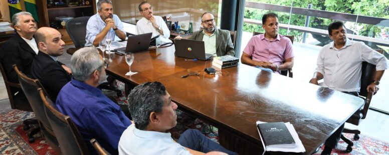 Elmano de Freitas recebe lideranças empresariais e religiosas de Iguatu no Abolição e garante construção do Complexo Senhora Santana