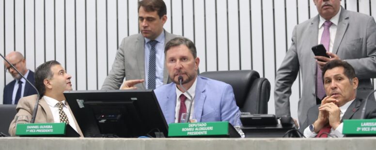 Assembleia Legislativa do Ceará aprova criação de novas vagas para professores na rede estadual e para servidores da Pefoce