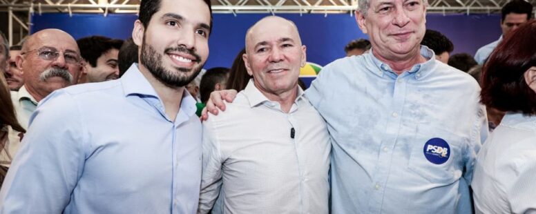 Anotações do pré-candidato Flávio Bolsonaro reforçam perspectiva de aliança entre Ciro Gomes e PL no Ceará