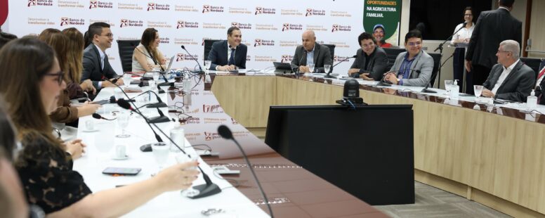 Paulo Câmara toma posse na presidência do BNB em Fortaleza com foco na ampliação do apoio aos pequenos negócios