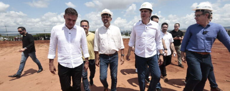 Na Região do Cariri, Camilo e Elmano visitam obra do Hospital Universitário e autorizam construção de três campi do IFCE