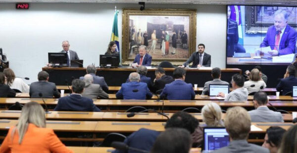 Câmara dos Deputados vota nesta terça-feira em plenário indicação para novo ministro do TCU. Cearense Danilo Forte é candidato