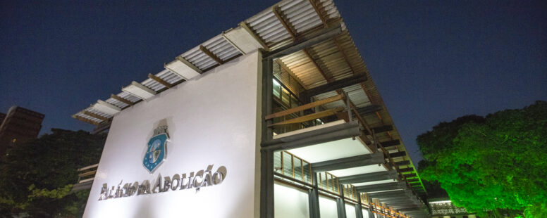 Palácio da Abolição confirma saída de 11 secretários estaduais para disputar eleições. Na Prefeitura de Fortaleza, seis secretários municipais deixam cargos até sábado