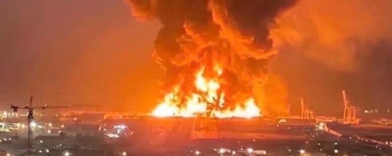 Ameaças de Trump escalam a guerra entre EUA, Israel e Irã. Bloqueio do Estreito de Ormuz gera crise econômica global e negociações de paz não avançam