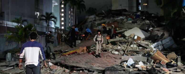 Número de mortos com terremoto na Venezuela já chega a 164. Equipes de emergência ainda procuram sobreviventes entre os escombros