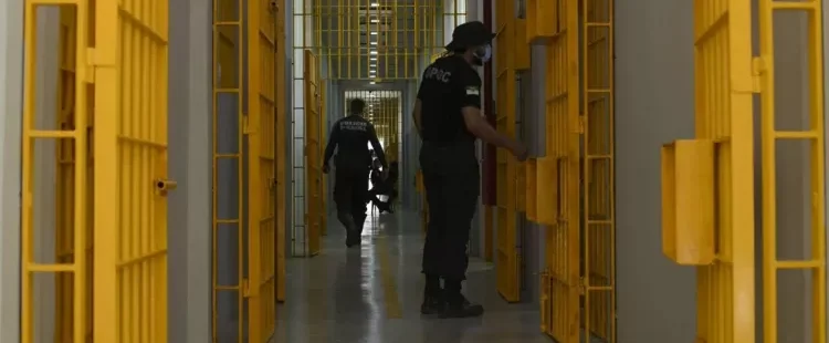 Operação prende 11 advogados por transmitirem recados de chefes de facções no Ceará