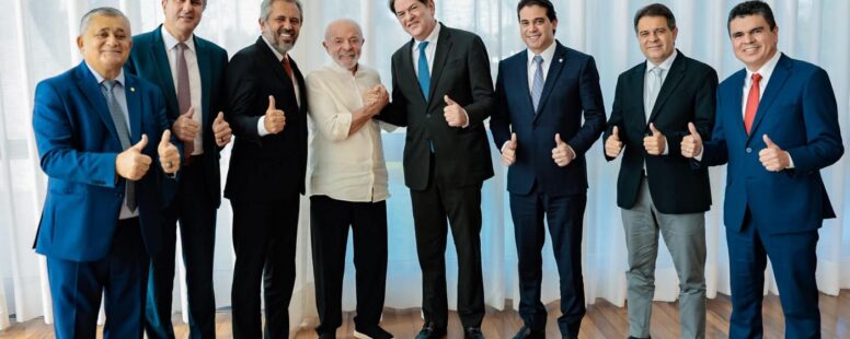 Após encontro com Lula em Brasília, Cid Gomes confirma que disputará reeleição ao Senado. Júnior Mano vai na primeira suplência