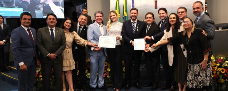 Câmara Municipal de Fortaleza entrega Medalha Boticário Ferreira ao presidente da ALECE, Romeu Aldigueri, e Título de Cidadã a Tainah Marinho