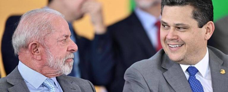 Após reaproximação com Lula, Davi Alcolumbre destrava fim da escala 6×1 e PEC da Segurança em tramitação no Senado Federal