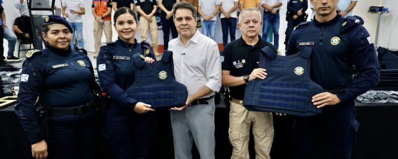 Prefeitura de Fortaleza anuncia novo concurso para a Guarda Municipal e entrega 723 coletes balísticos