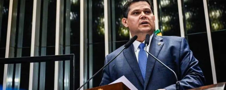 Davi Alcolumbre assina despacho, destrava PEC do fim da escala 6×1 e envia proposta para a CCJ do Senado