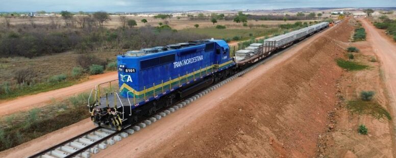 Primeira locomotiva da Ferrovia Transnordestina chega a Quixeramobim em viagem simbólica nesta sexta-feira