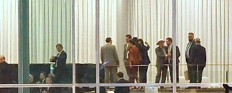 Em jantar no Palácio da Alvorada, Lula exibe dados fiscais a grandes empresários banqueiros e tenta reduzir resistência do mercado financeiro a um novo mandato