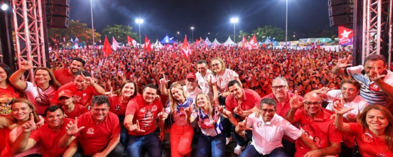 Liziany Medeiros e Tainah Marinho mostram força política em comício no município de Itapipoca