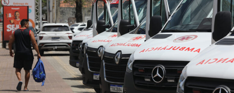 Prefeitura de Fortaleza reforça frota do Samu com 10 novas ambulâncias entregues nesta sexta-feira