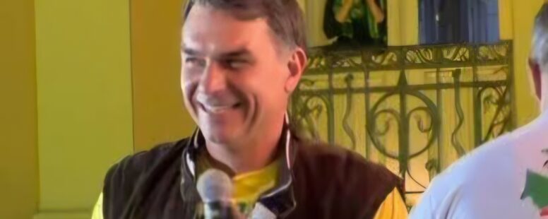 Ausente da votação no Senado, Flávio Bolsonaro e PL prometem projeto para contrapor o fim da escala 6×1 com pagamento por hora trabalhada